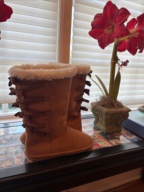 Sugar Women's Tan Faux-Fur Back-Bow Winter Boots